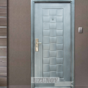 Метална врата модел 132 D1